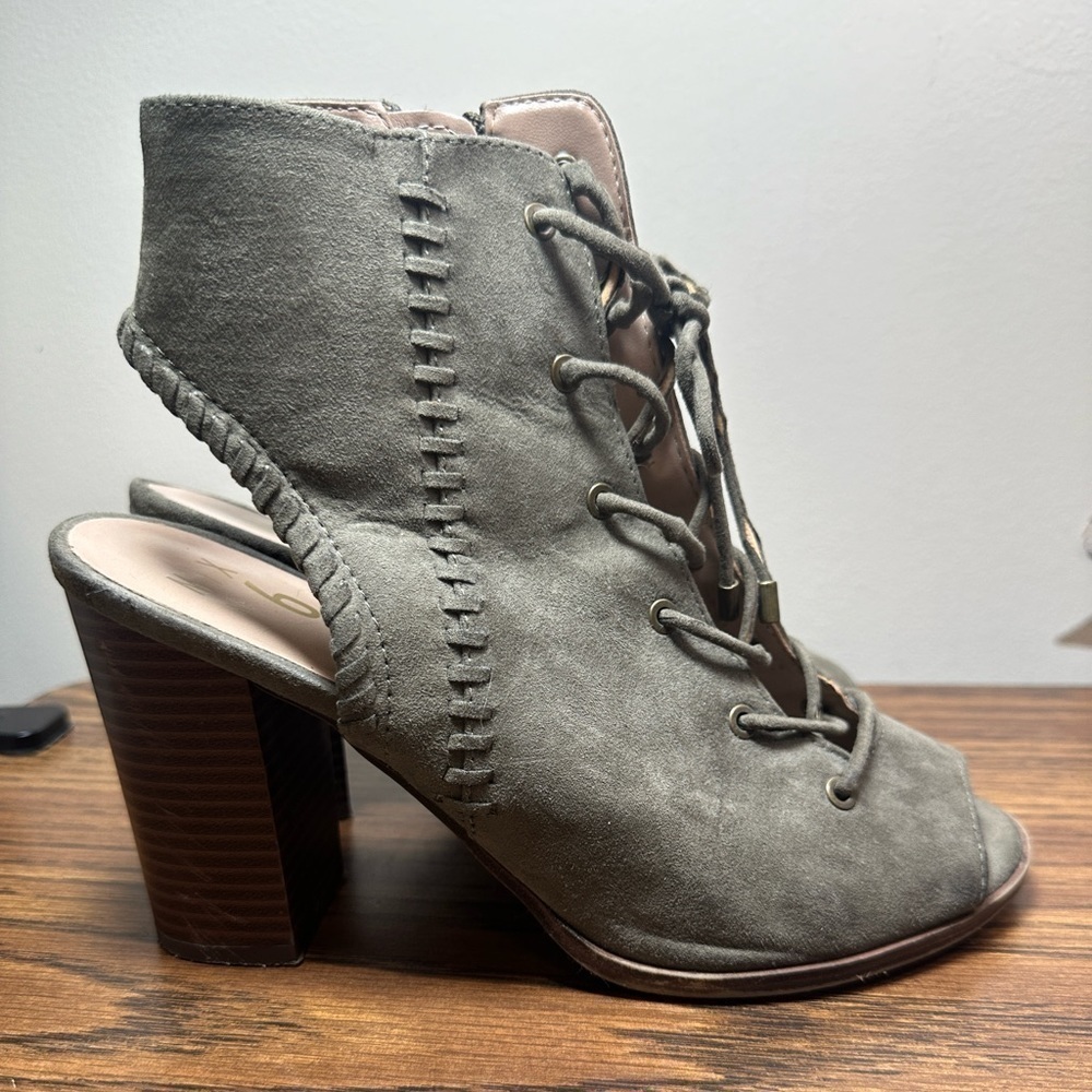 GUC Mix No 6 Green Camona Heel Size‎ 7.5